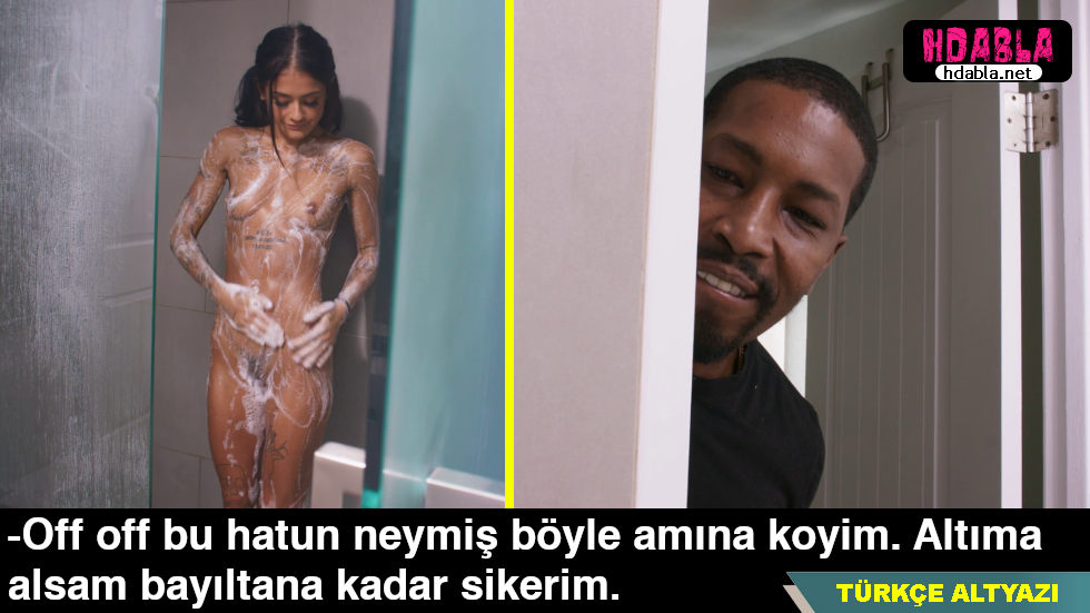 Ablasının arkadaşını duş alırken izleyip sapıkça düşünceler kuruyor Ablasının arkadaşını duş alırken izleyip sapıkça düşünceler kuruyor